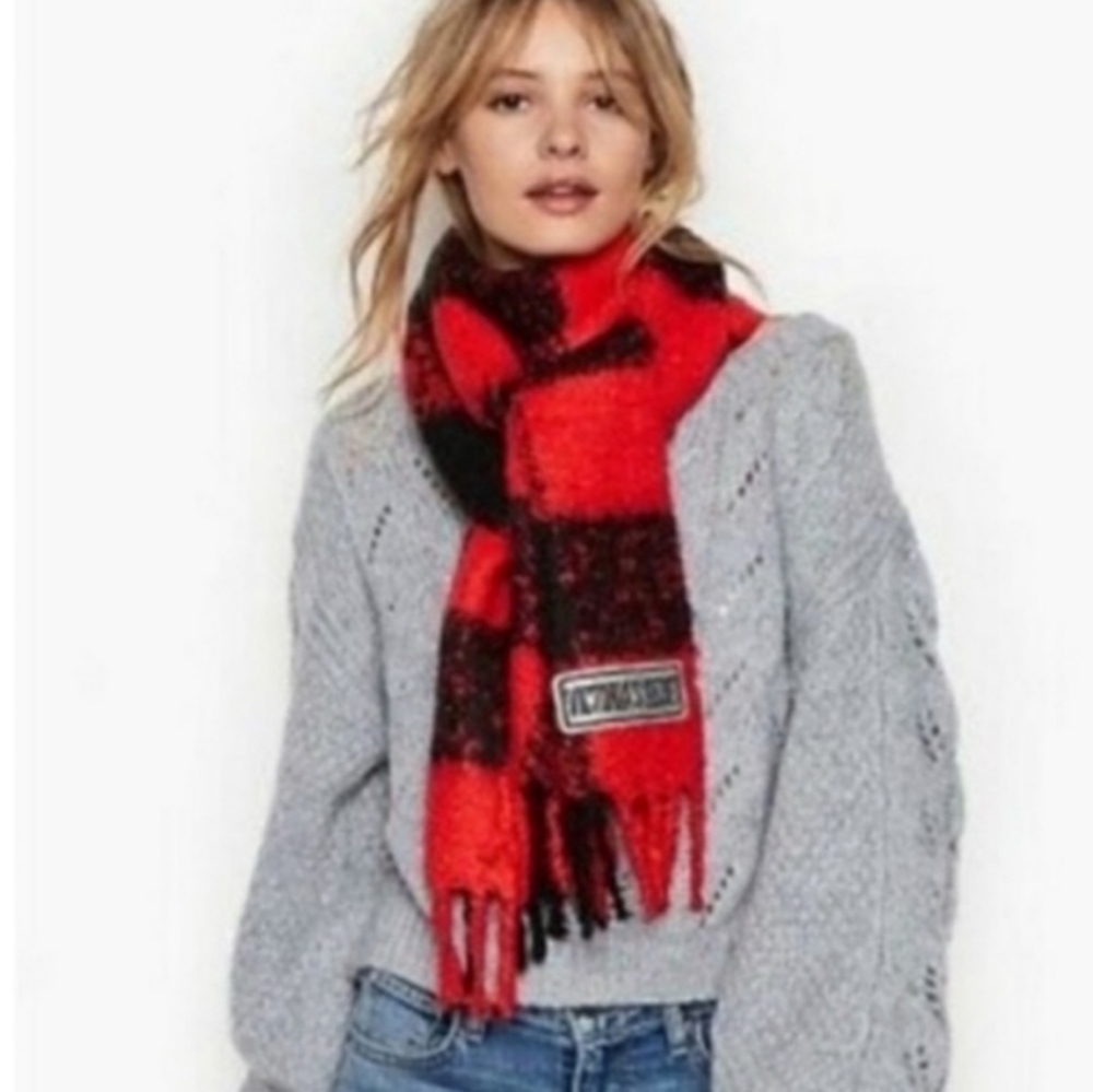 NWT Victoria's Secret Scarlet Check Scarf